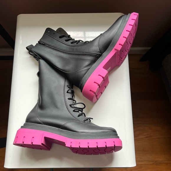 Charles and Keith Iggy Pink Sole Combat Boots Size 39 - Picture 4 of 10